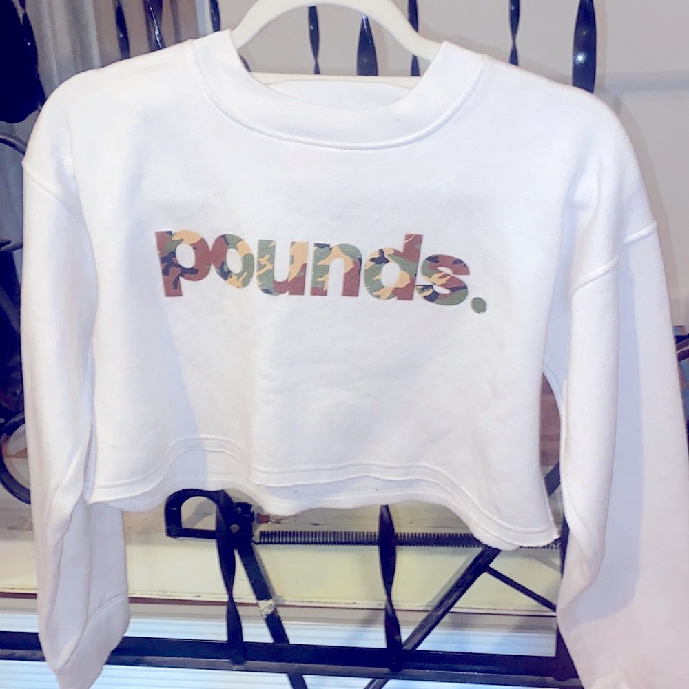 crop top sweater OPEN PHOTO SWEATER IS DIFFERENT THEN ORIGINAL PIC
